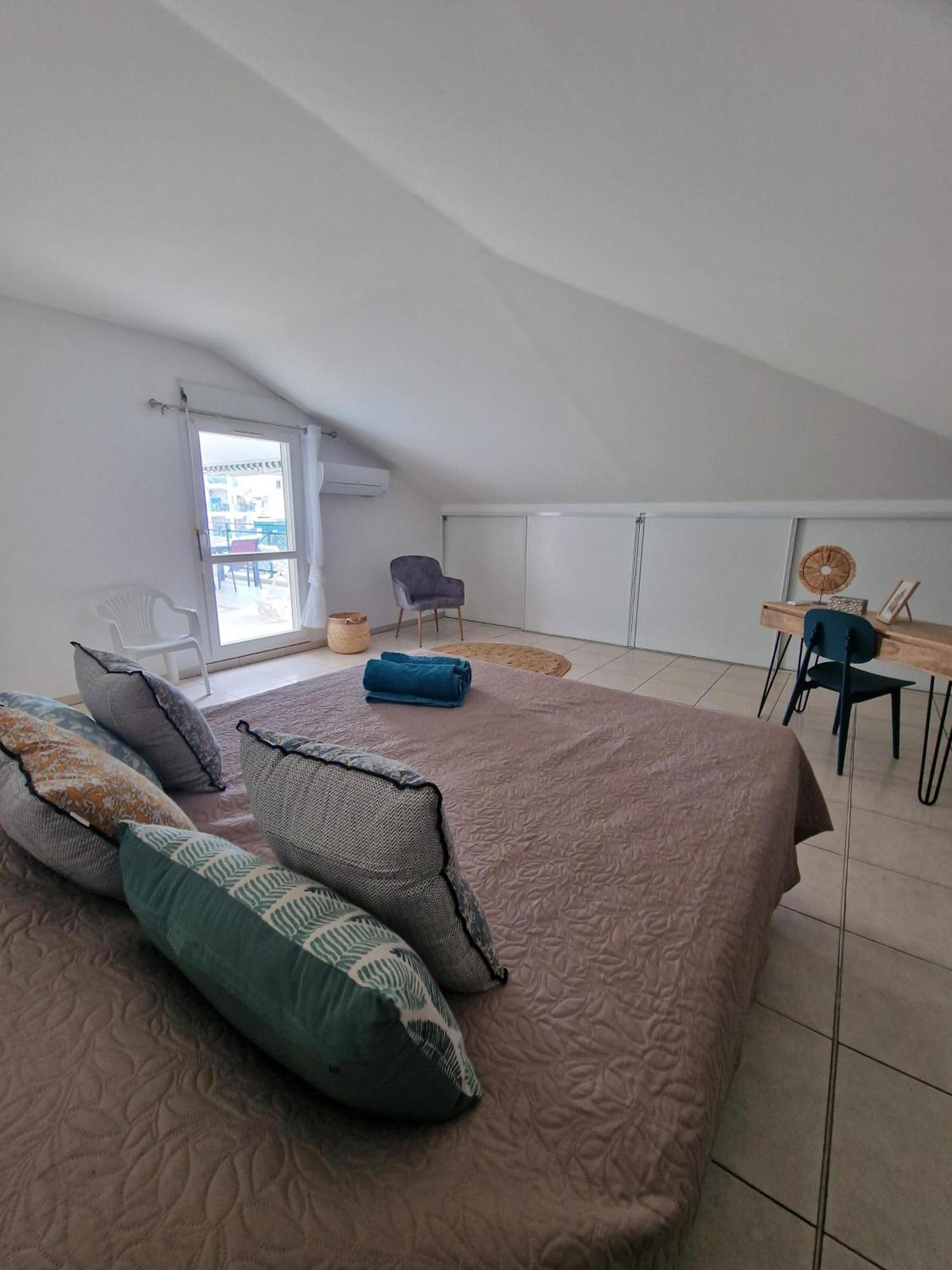 Appartement Villa Sur Le Toit, Vue Mer Сен-Жиль-ле-Бэн Экстерьер фото